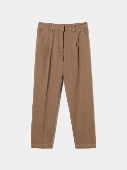 Pantaln vaquero con pliegues