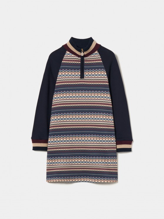 Knitted dress with pattern