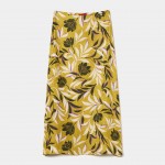 falda con estampado tropical