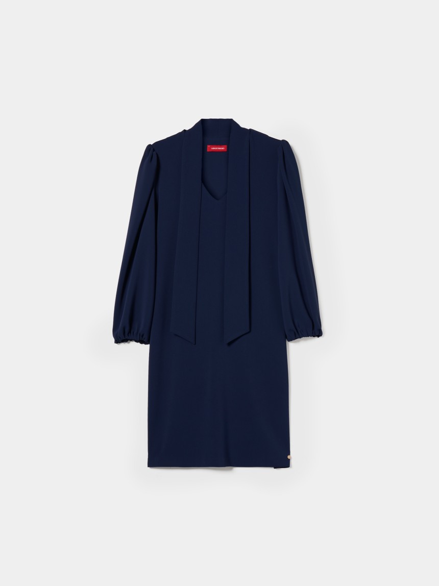 Vestido curto com la�ada