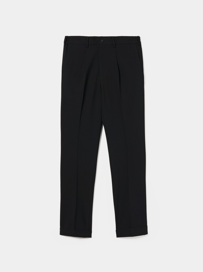 Cal�as regular fit com pregas