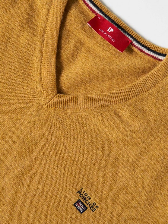 V-neck pullover