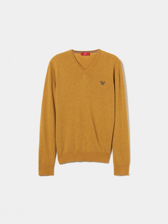 V-neck pullover
