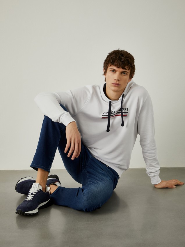 Sweatshirt com capuz