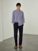 Camisa regular fit aos quadrados