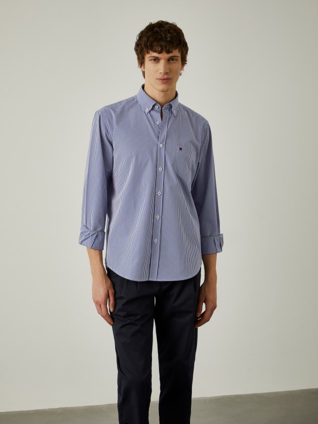 Camisa regular fit aos quadrados