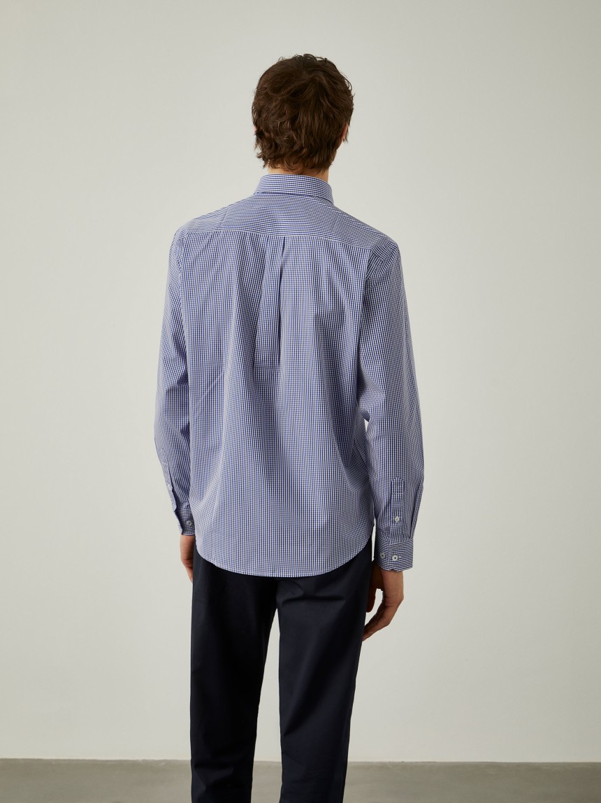 Camisa regular fit aos quadrados