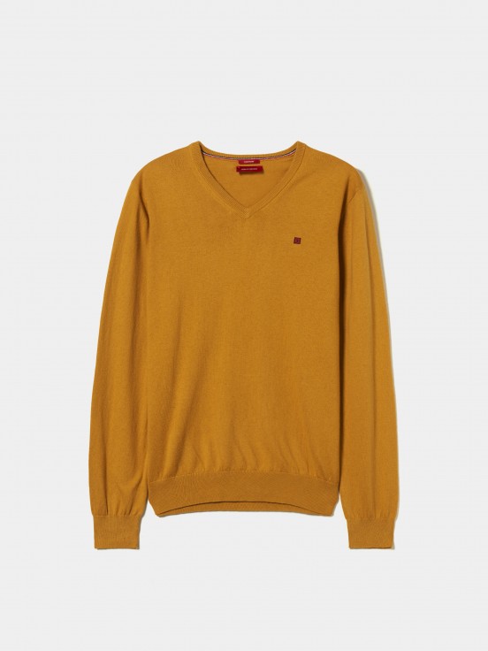 V-neck pullover