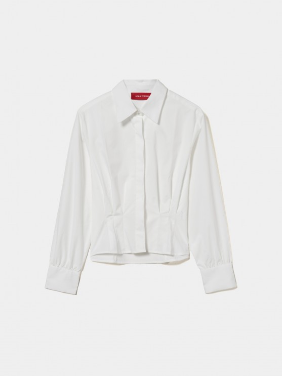 Shirt with pleats at the waist