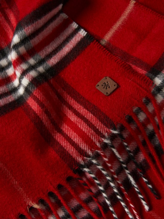 Plaid scarf with fringes