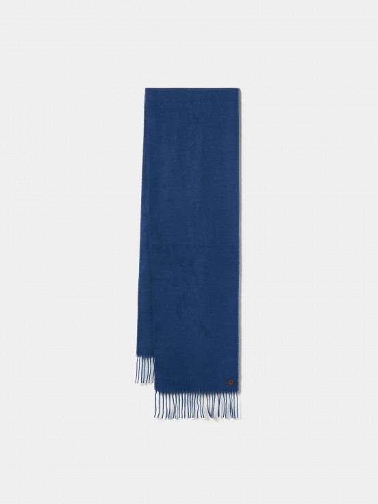 Scarf with fringes