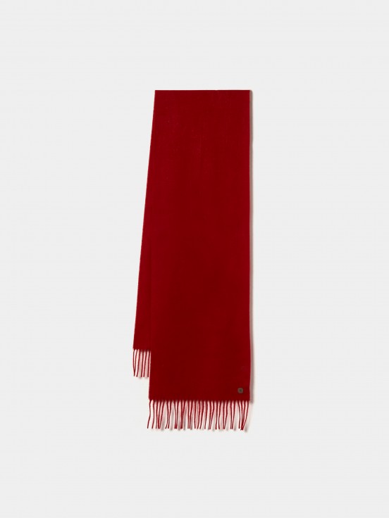 Scarf with fringes