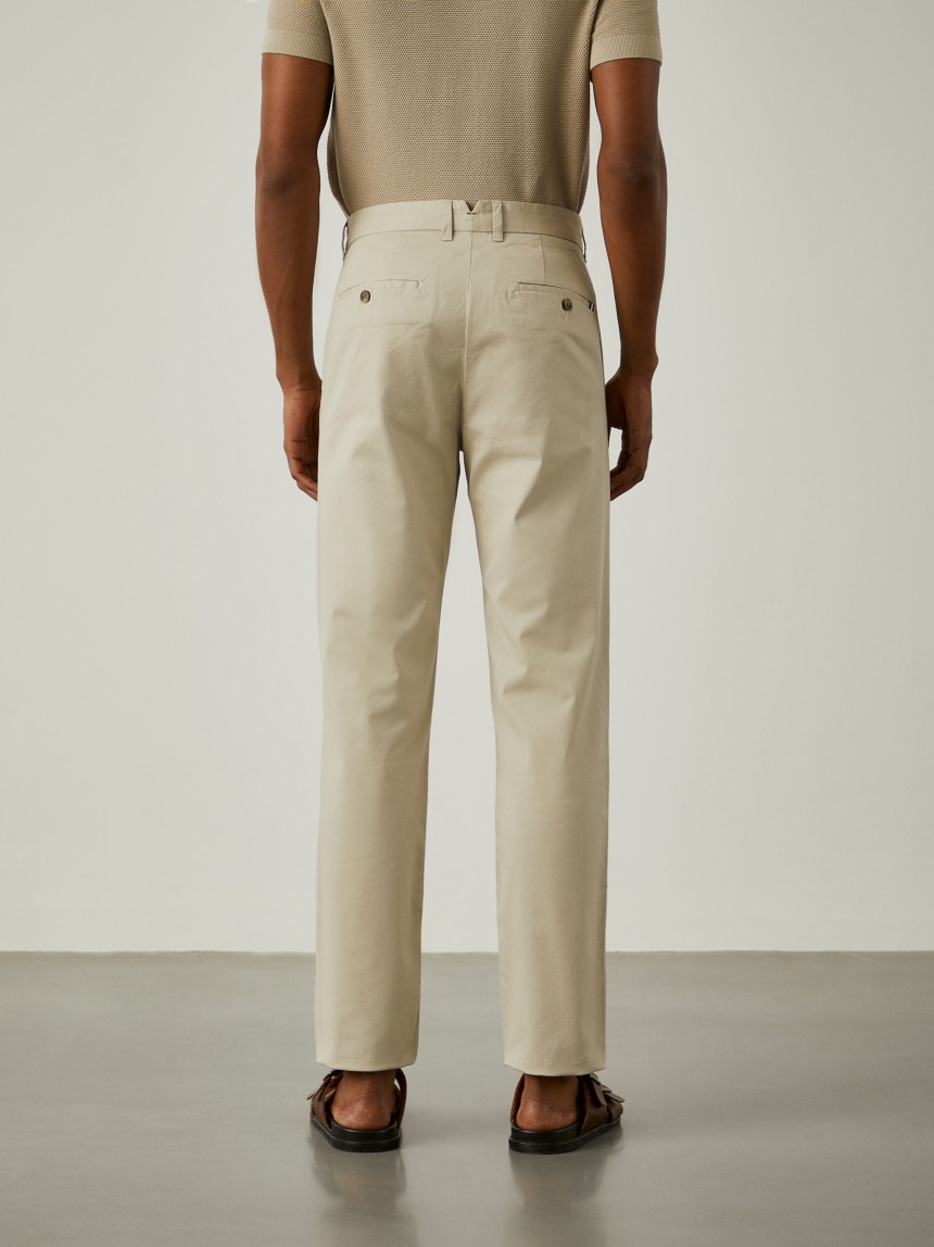 Cal�as chino em sarja