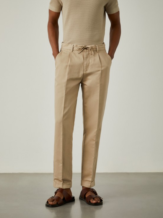 Pants with pleats