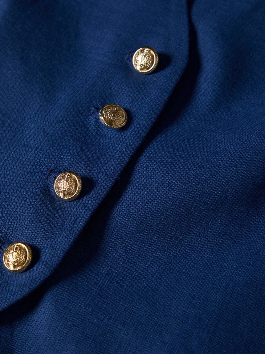 Linen vest with gold buttons