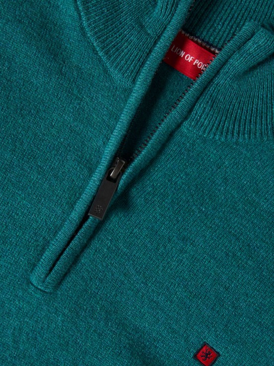 Sweater with zipper
