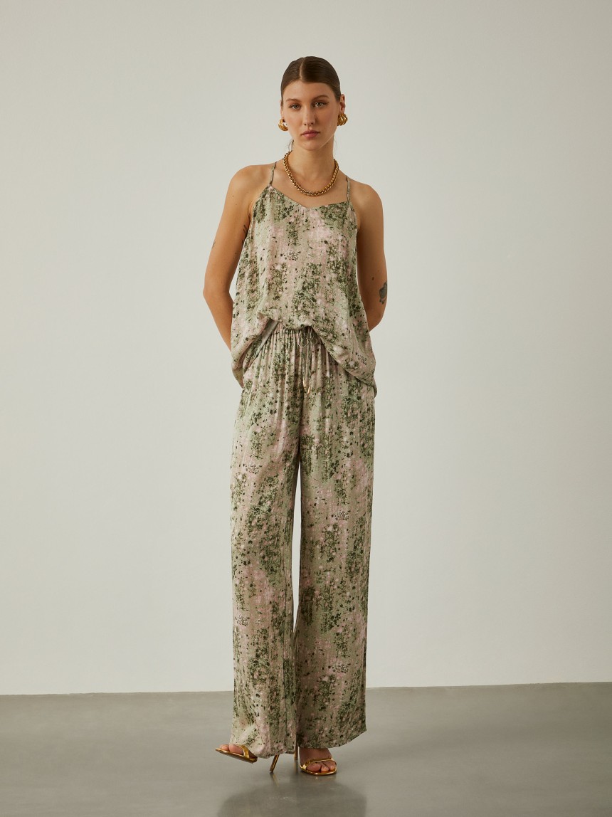 Wide leg pants