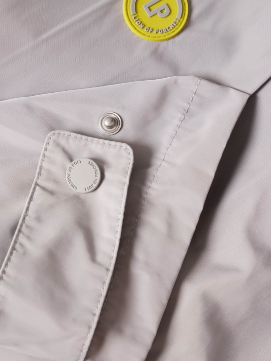 Parka para homem em tecido tcnico com capuz e bolsos