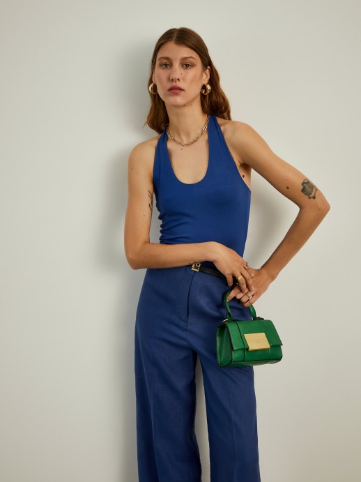 Top de punto con cuello halter
