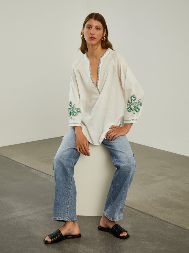 Blusa com bordado