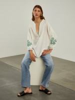 Blusa com bordado