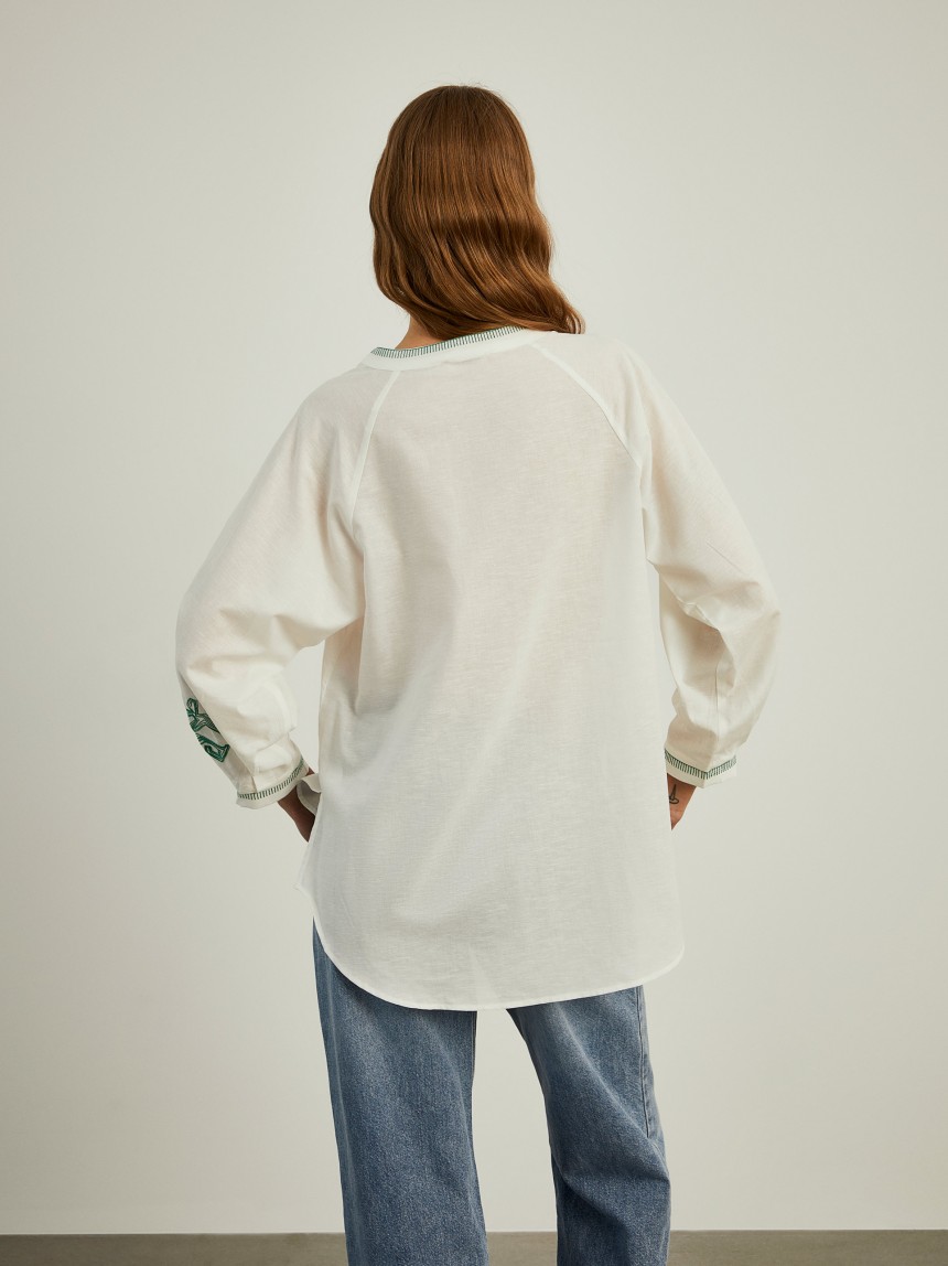 Blusa com bordado