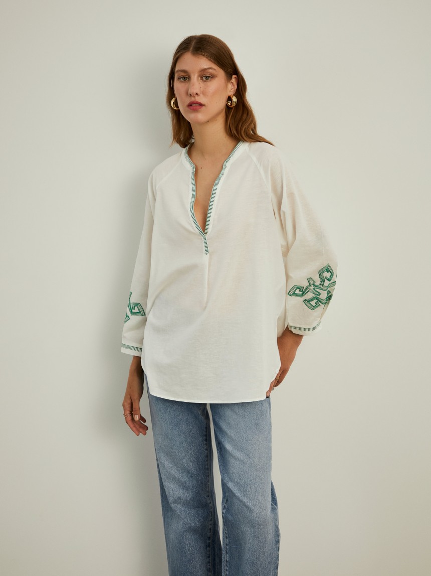 Blusa com bordado