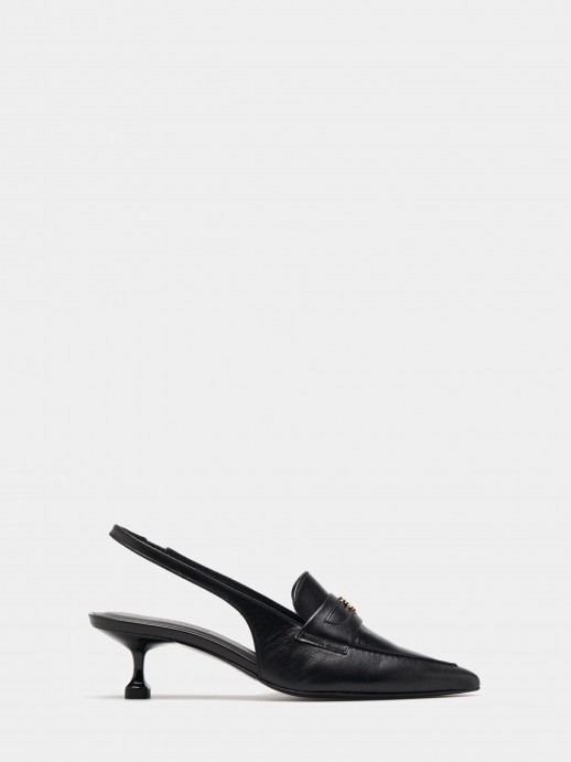 Kitten heel shoes