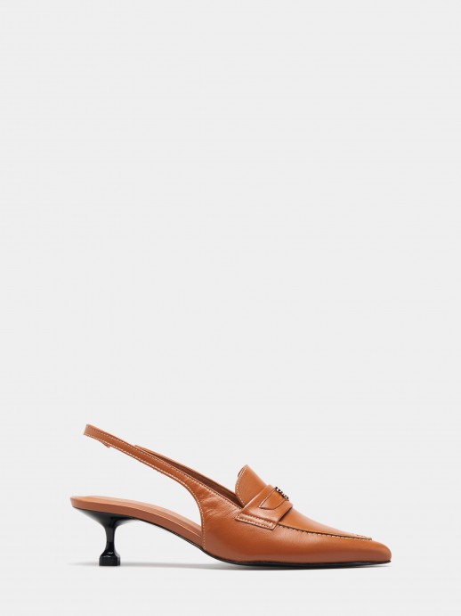 Kitten heel shoes