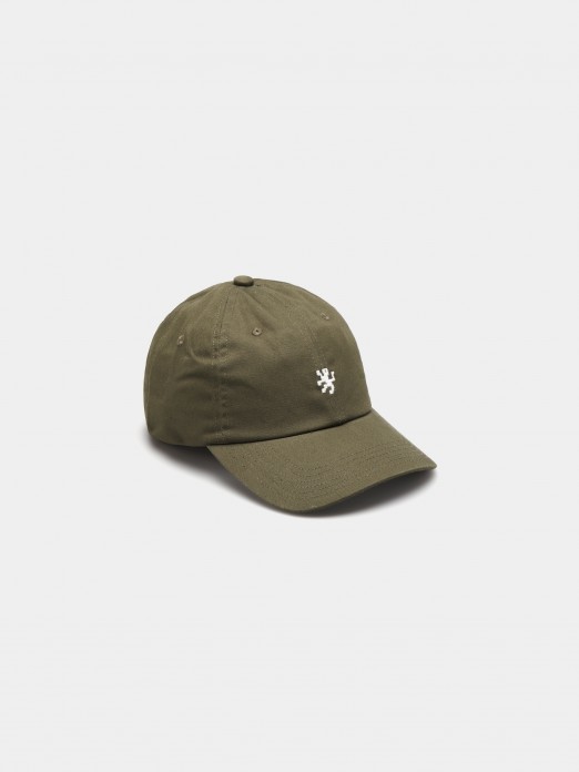 Gorra con visera curva