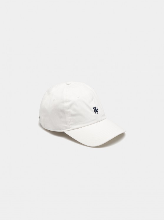 Cap with curved peak