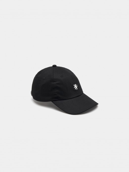 Cap with curved peak