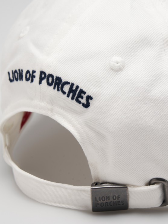 Cap with curved peak