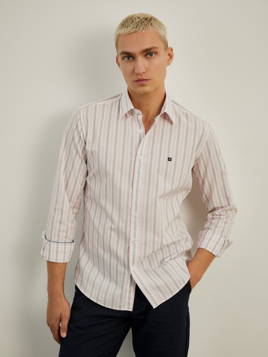 Camisa slim fit a rayas