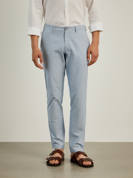 pantalones chinos ajustados