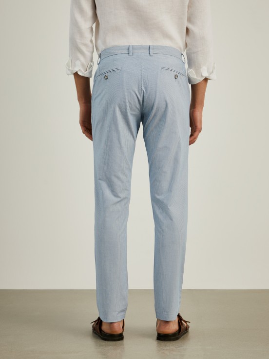 pantalones chinos ajustados