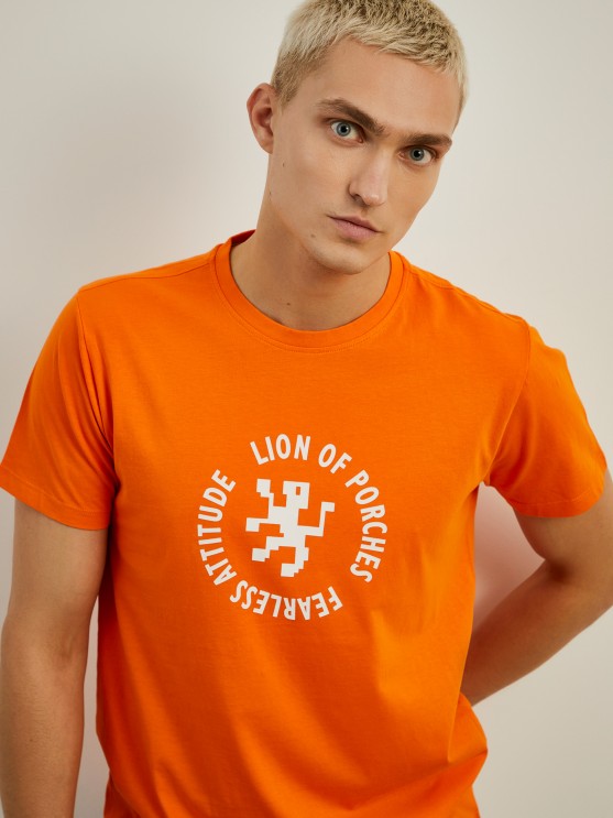 T-shirt with logo