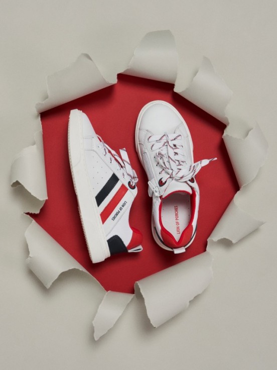 Zapatillas de piel unisex.