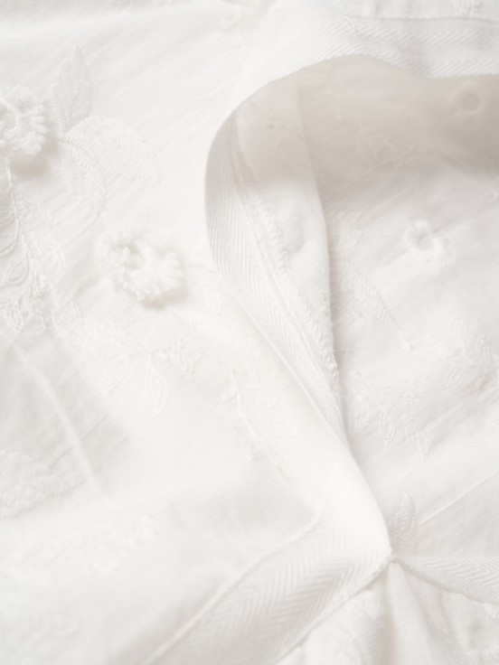 Blusa de algodo bordada