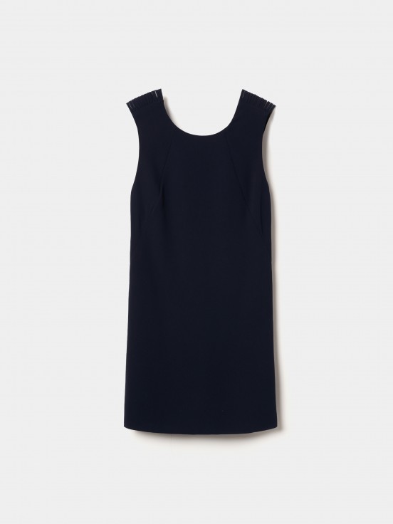 Vestido curto sem mangas
