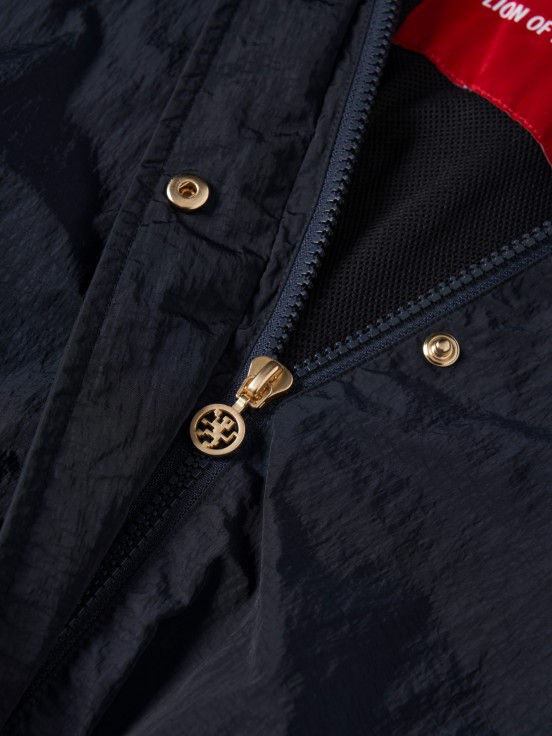 Parka con capucha