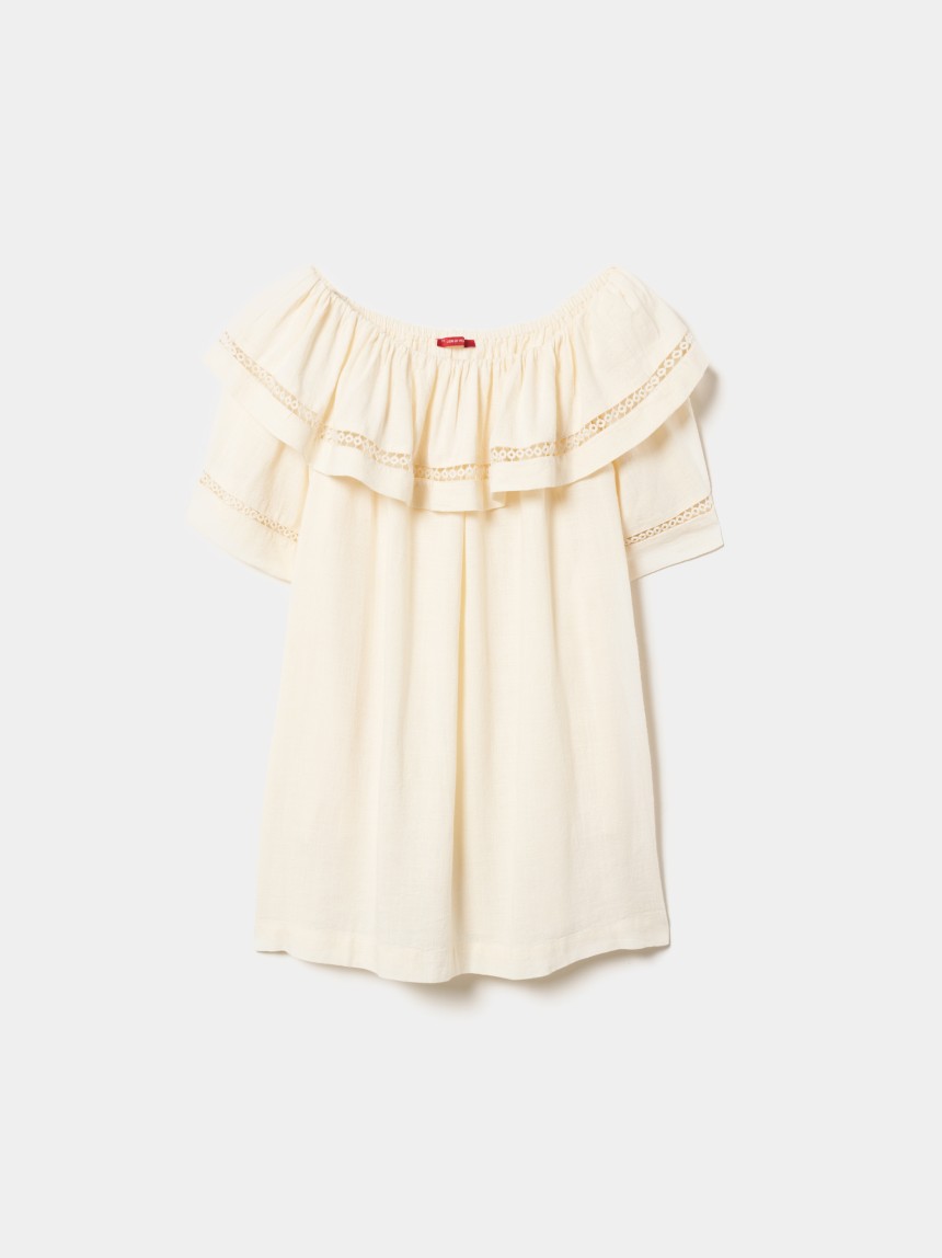Vestido com folho e ajour