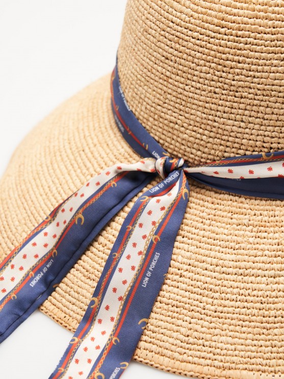 Raffia hat