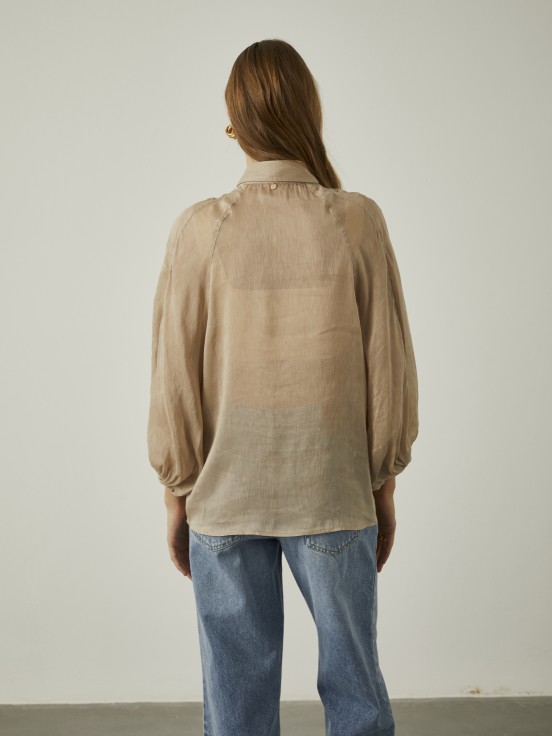 Camisa de lino y seda.