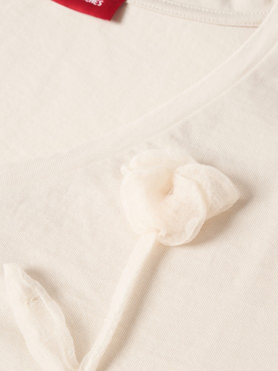 T-shirt with embroidered flower