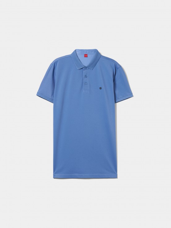 Polo de corte regular