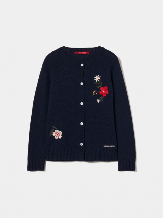 Knitted coat with embroidery