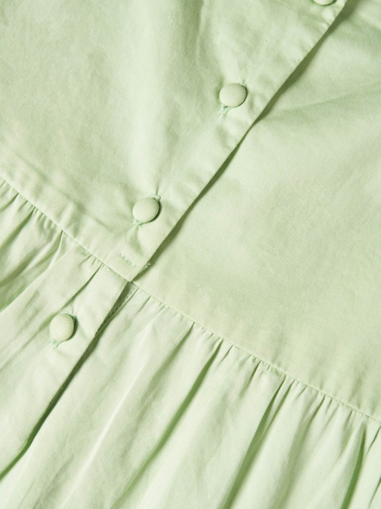 Vestido de manga corta con volantes