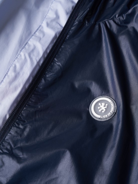 Chaqueta reversible con capucha