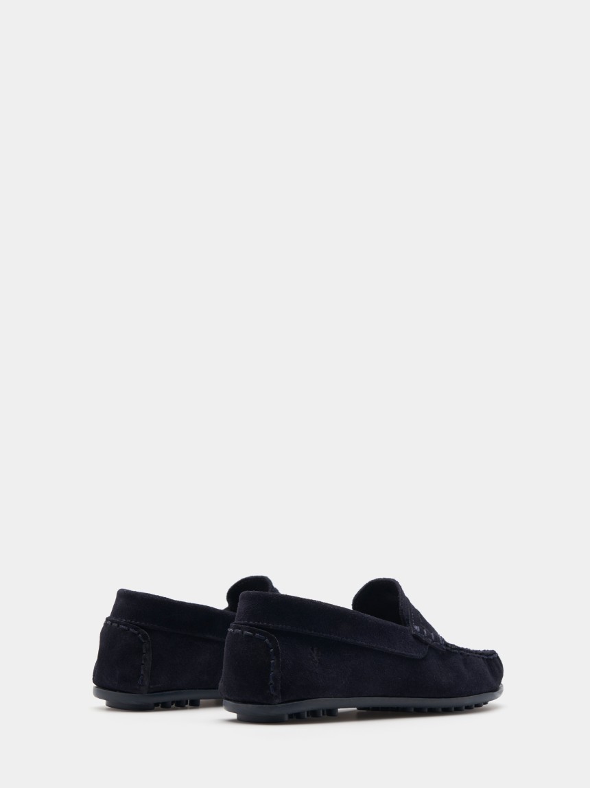 Sapatos de vela em camur�a